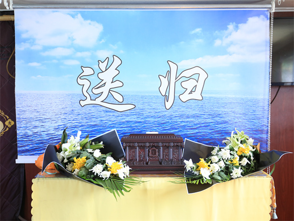 海底骨灰应该撒进海里